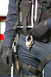 USCapitolPoliceOfficer-Handcuffs-20070127.jpg