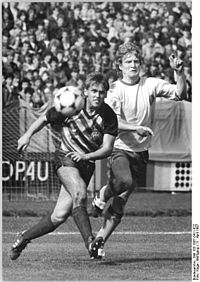 Bundesarchiv Bild 183-1987-0411-022, 1. FC Lok Leipzig - BFC Dynamo 1-3.jpg