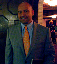 Former Mayor Ed Garza supporters TJHS Feb 18 2009 Creative Commons IMG 0015.jpg