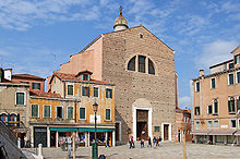 Chiesa di San Pantalon facade.jpg