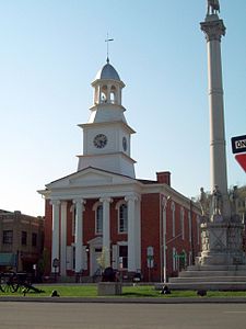 Mifflin County Courthouse and War Memorial Apr 10.JPG