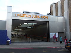 Dalston Junction stn north entrance April2010.JPG