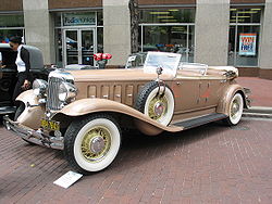 1932 Chrysler Imperial Custom 8