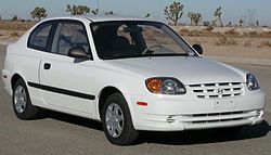 2004 Hyundai Accent GL hatchback (US)