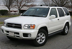 2000 Nissan Pathfinder (US)
