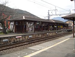 Matuo Station, shelter, Hankyū Dentetu, 20090301.jpg