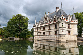 Chateau-Azay-le-Rudeau-1.jpg