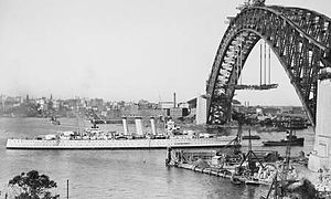 HMAS Canberra sailing into Sydney Harbour in 1930.jpg