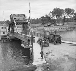 Pegasus Bridge 1944.jpg