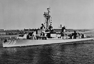 USS Hamner DD-718 pre fram.jpg