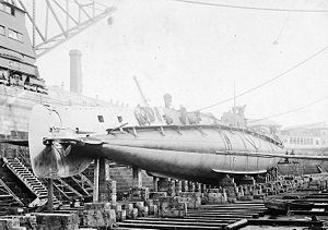 USS O-1 (SS-62) in dry dock at Portsmouth Nary Yard, Sept 1918.